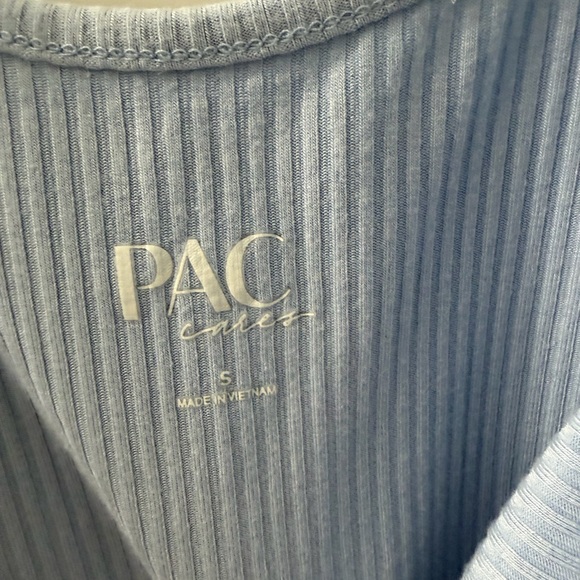 Light Blue textured Tank Top - Picture 3 of 3